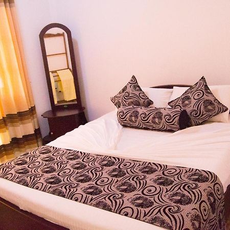 Iduwara Guest Hotel Sigiriya Bagian luar foto