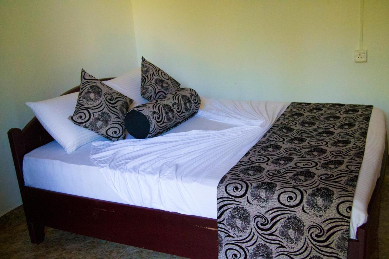Iduwara Guest Hotel Sigiriya Bagian luar foto
