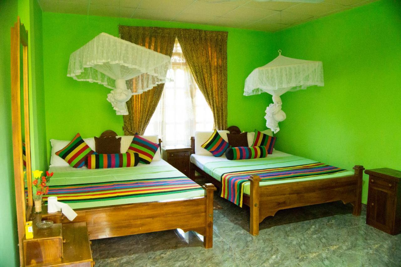 Iduwara Guest Hotel Sigiriya Bagian luar foto